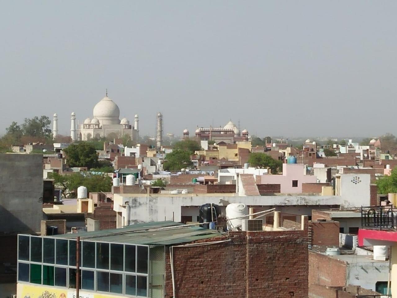 Dazzling East Gate Hotel Agra  Exterior photo